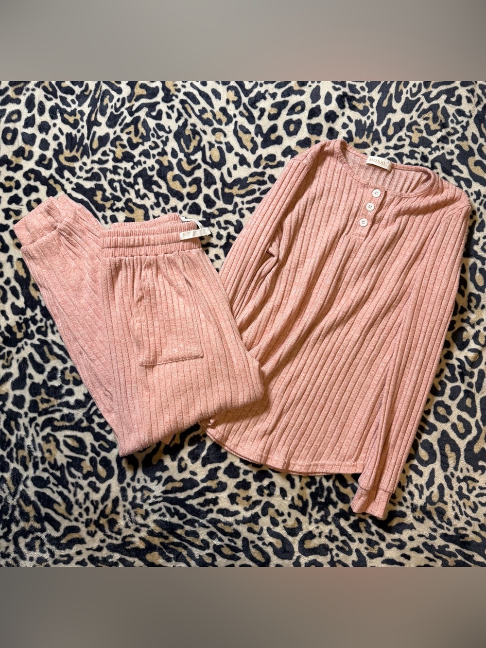 Moshu Ribbed Pink Women's Pajama Set - Long Sleeve Top & Lounge Pants